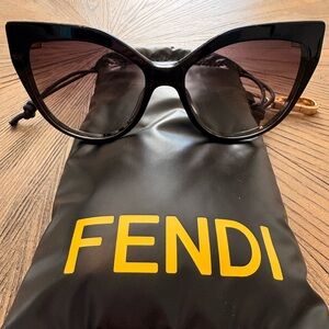 FF Logo Oversized Cat eye Sunglasses